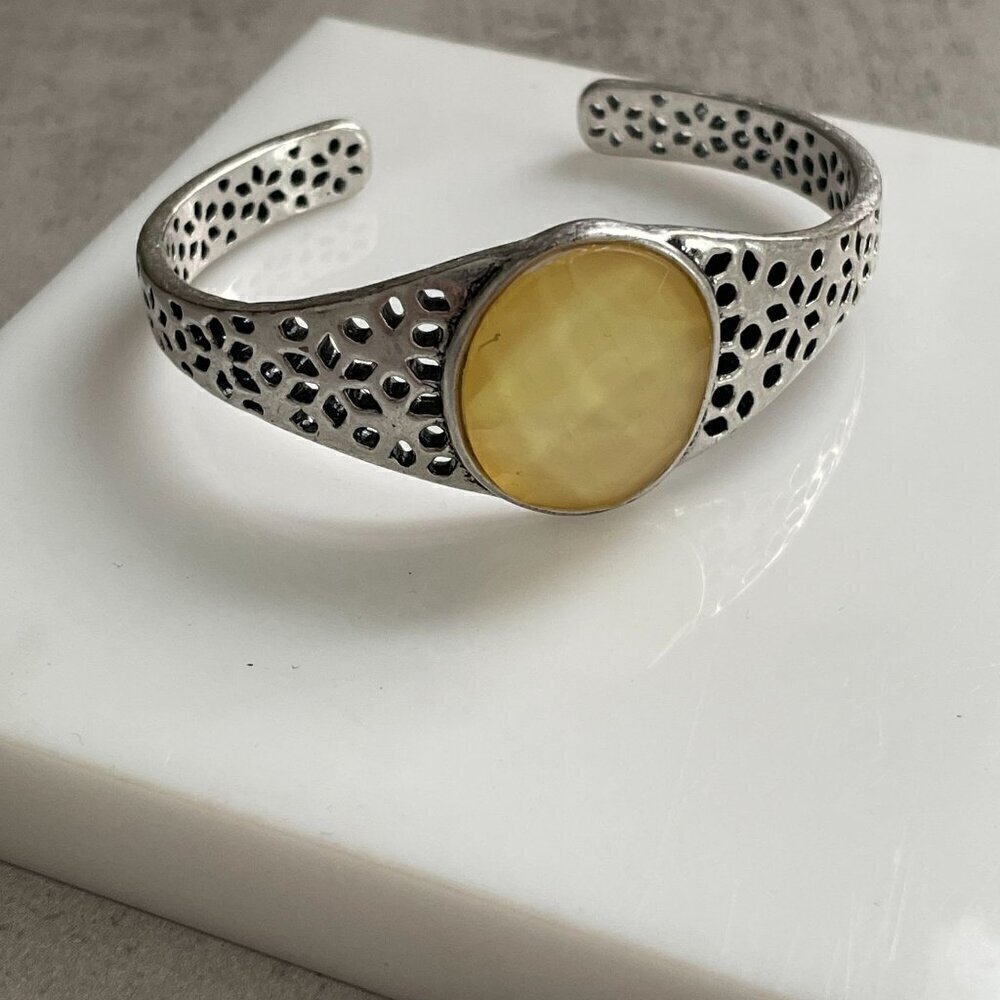 Lucky Brand Lemon Yellow Faceted Glass Pierced Silver Graduated Cuff Bracelet